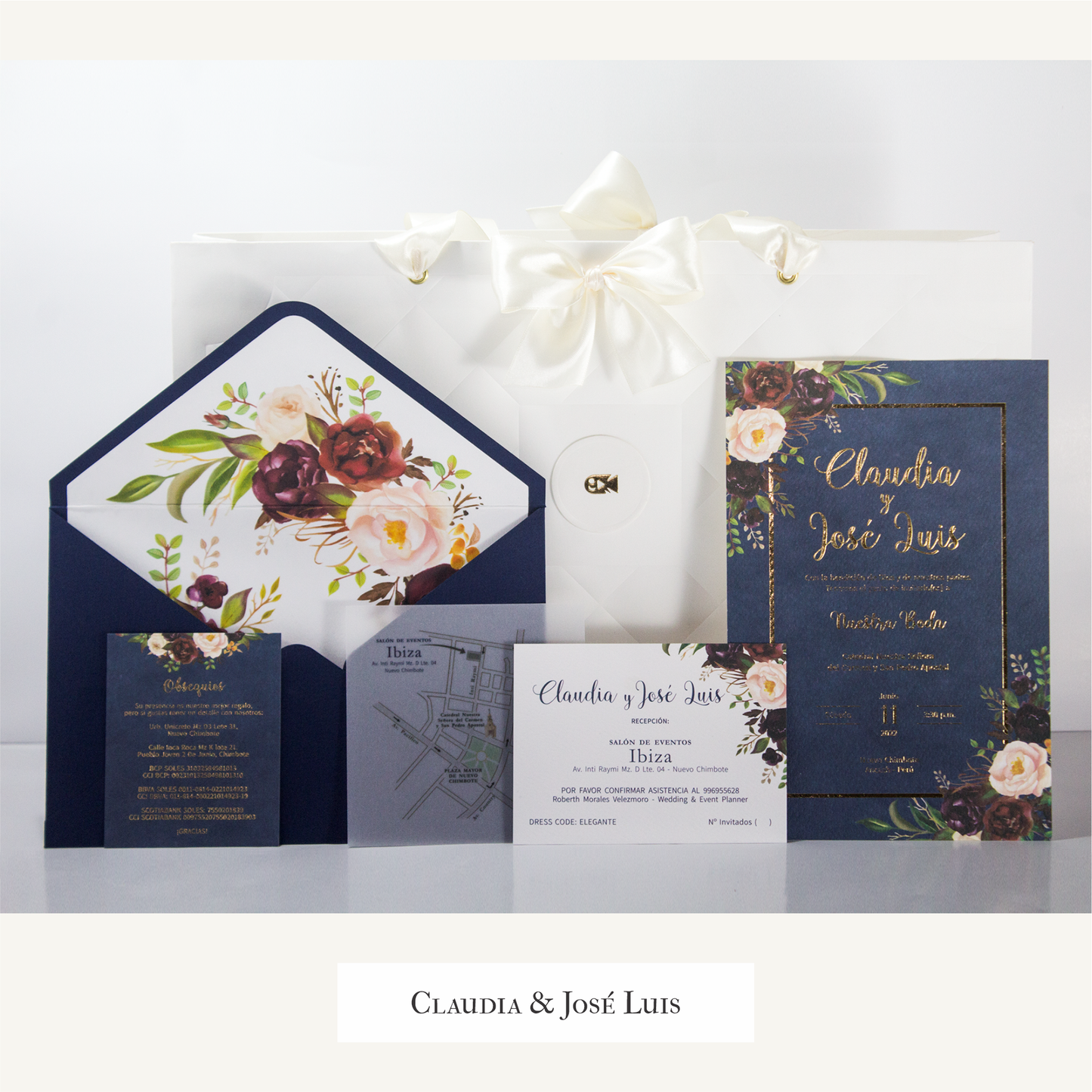 Invitación de Boda Claudia & José Luis – Diseño Floral Azul Marino con Foil Dorado