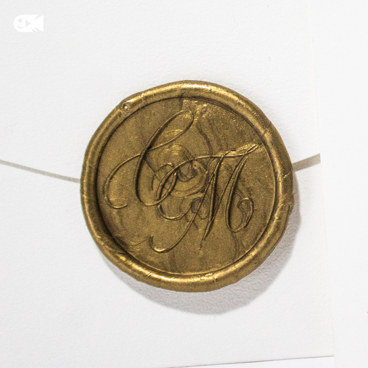 Sello de Lacre Personalizado – Modelo Corina & Marco – Color Oro Antiguo