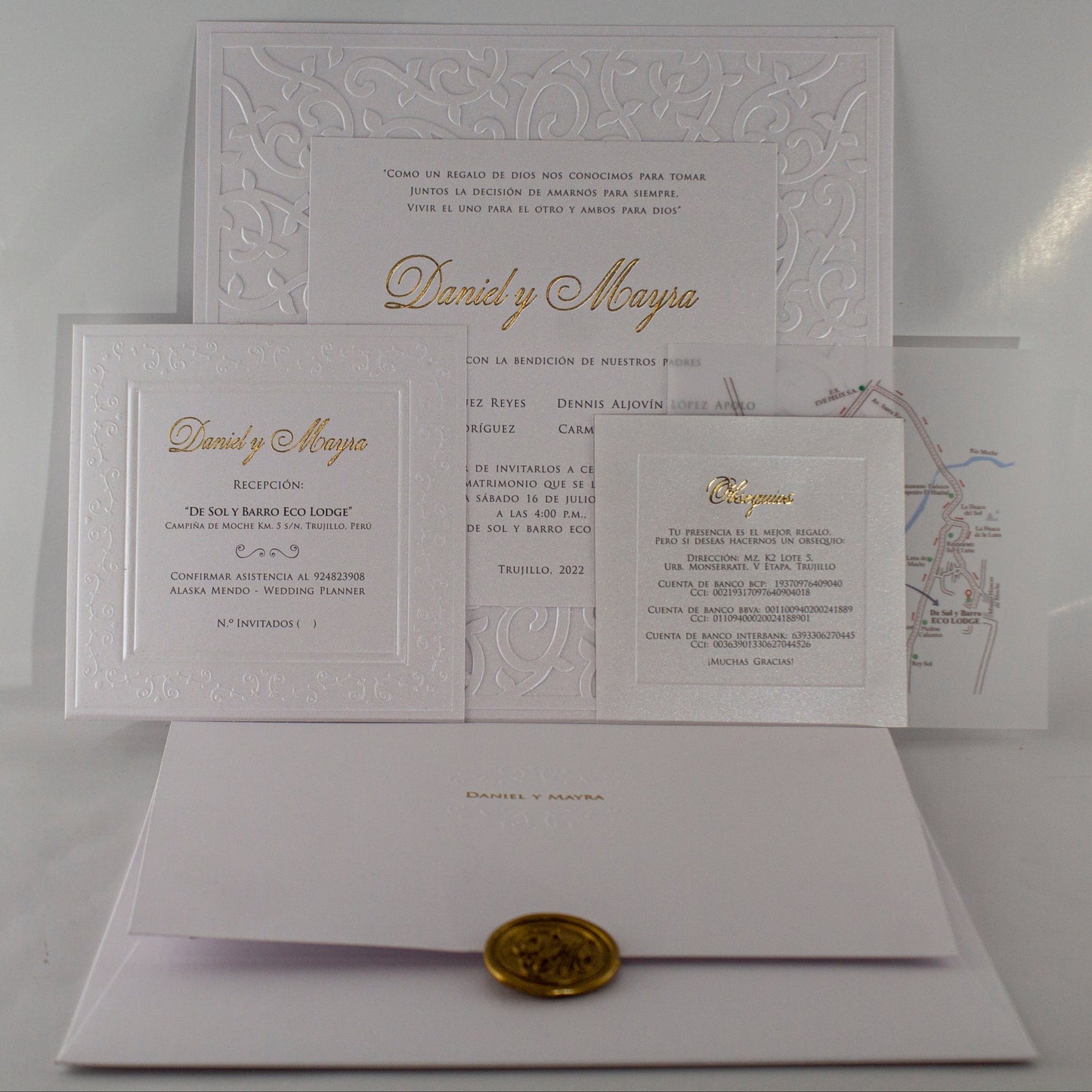 Invitación de Boda "Daniel & Mayra" en Cartulina Blanco Marmoleado con Relieve y Pan de Oro